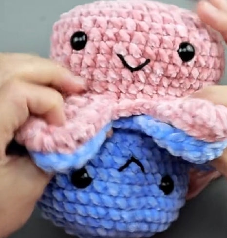 Reversible Octopus crochet pattern--amigurumi crochet pattern