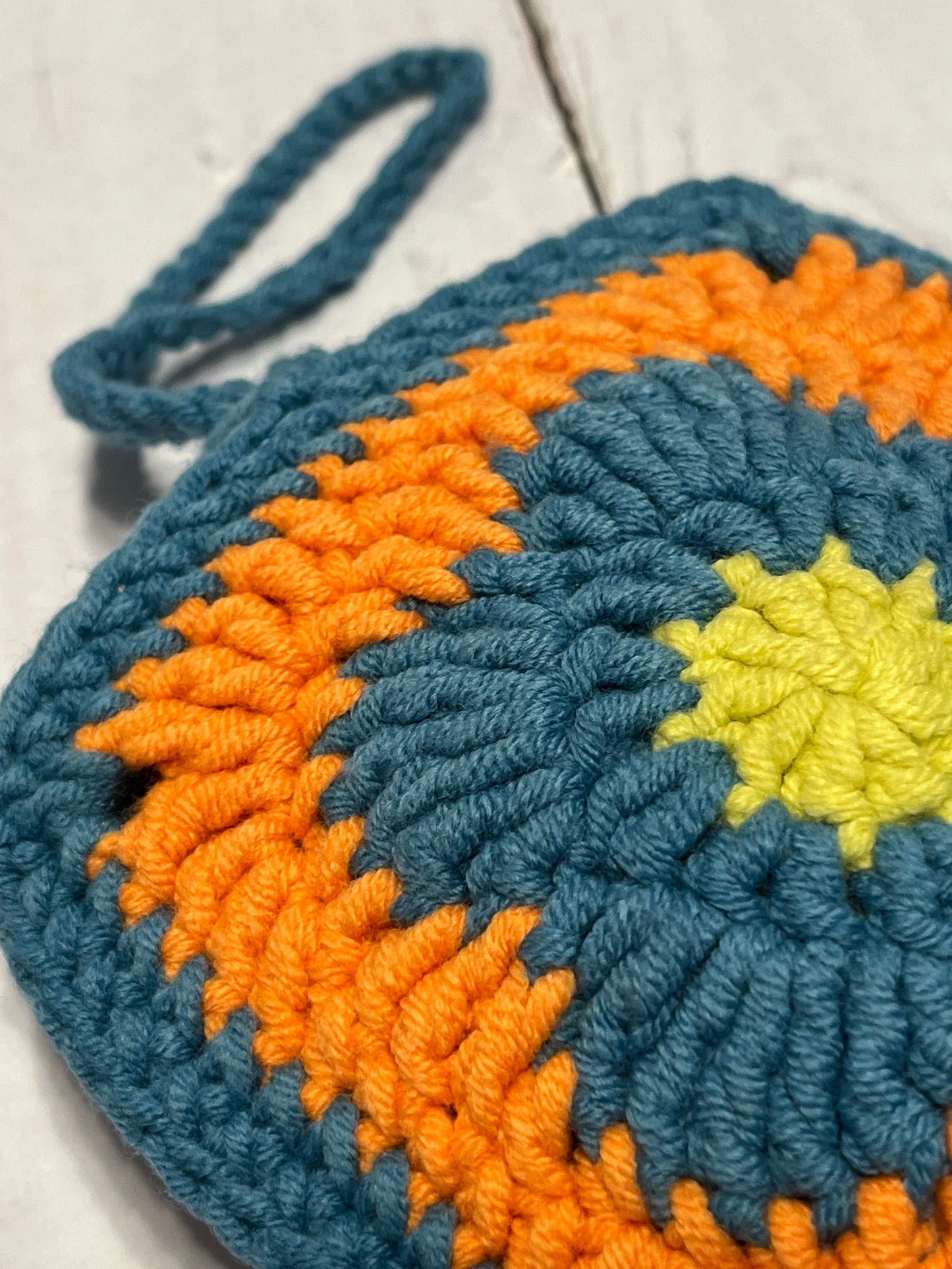 Cute Crochet Flower Headphone Bag, Crochet Phone Bag, Accessory Small Purse, change pouch, handmade gift