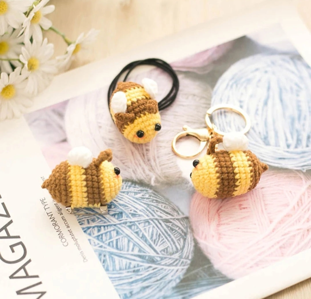 Small Bee Crochet Pattern--Amigurumi bee crochet pattern--beginner crochet tutorial--animals pattern--crochet animal plush pattern