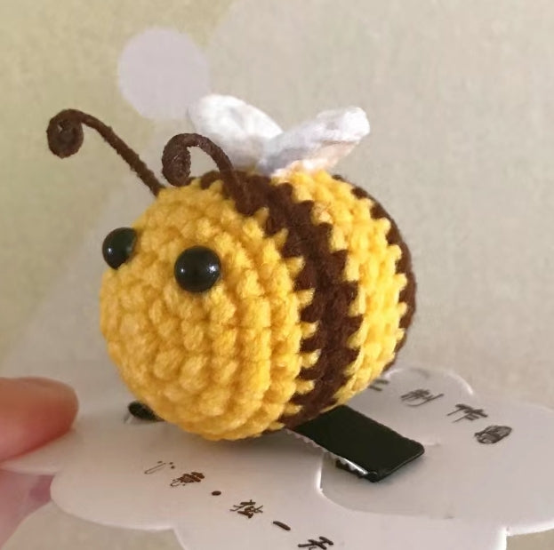 Small Bee Crochet Pattern--Amigurumi bee crochet pattern--beginner crochet tutorial--animals pattern--crochet animal plush pattern