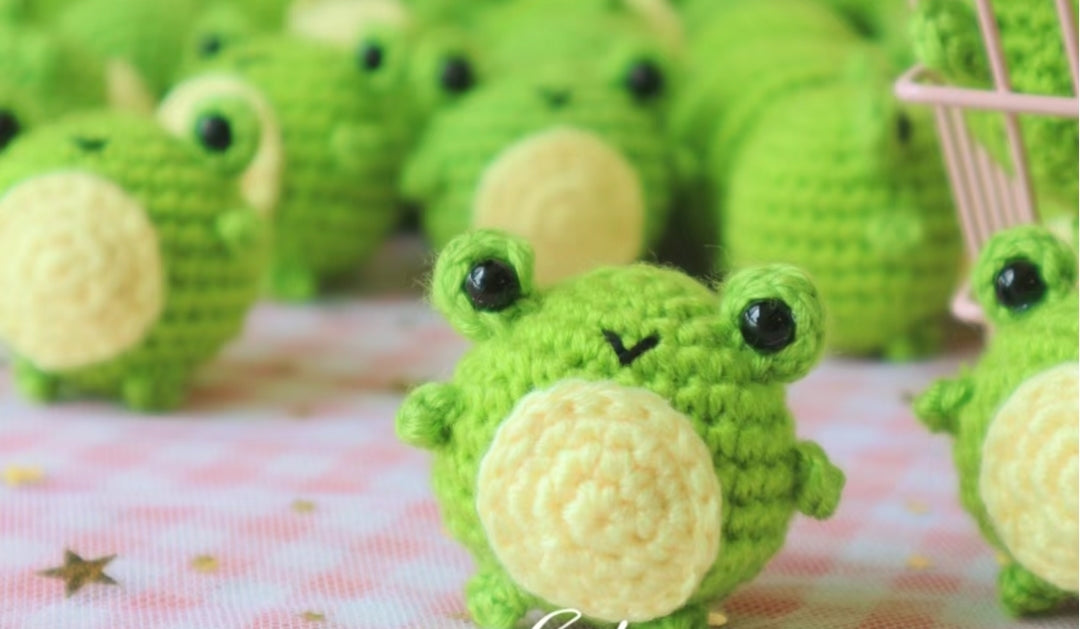 Crochet Frog Car Mirror Hanging, Car Accessories, car crochet animal, car mirror hanging, car decor