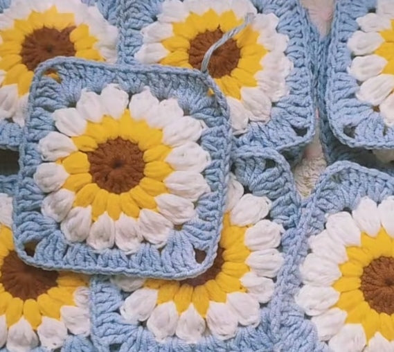 Sunflower Granny Square Crochet Pattern--Amigurumi crochet pattern for bag--crochet pattern for beginner