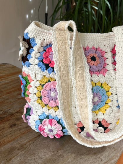 Crochet Granny Sqaure Bag, Amigurumi Flower Tote Purse for Girls, Handmade Shoulder Bag, handmade gift