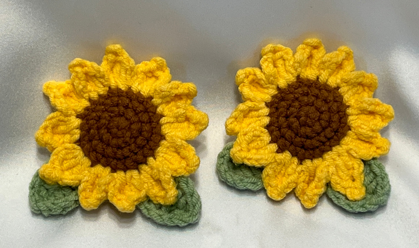 Handmade Crocheted Sunflower Brooch, Handmade Crocheted Flower Pin, Handmade Floral Brooch, Crochet Sunflower, Summer Accessory, Nature Inspired flower pins, Birthday Gift for her