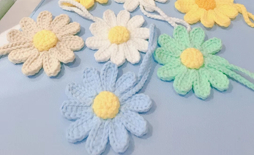 Daisy Decor Crochet pattern--bag decor--car decor--home decor