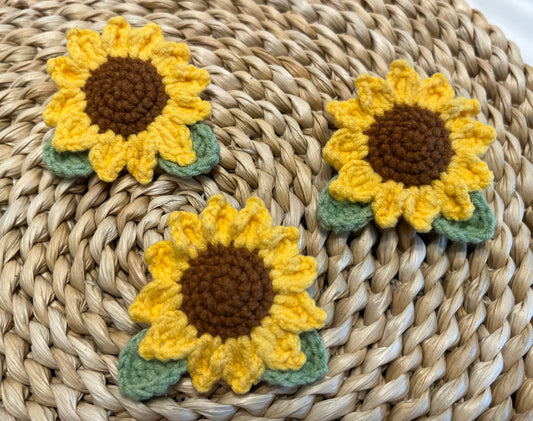 Handmade Crocheted Sunflower Brooch, Handmade Crocheted Flower Pin, Handmade Floral Brooch, Crochet Sunflower, Summer Accessory, Nature Inspired flower pins, Birthday Gift for her