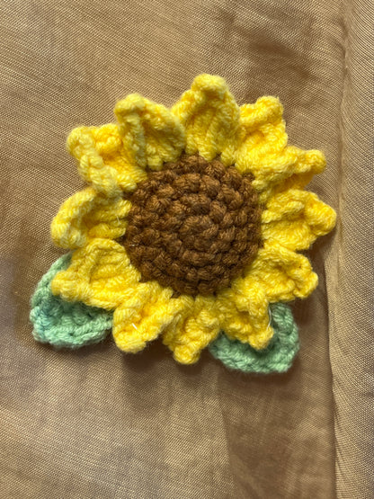 Handmade Crocheted Sunflower Brooch, Handmade Crocheted Flower Pin, Handmade Floral Brooch, Crochet Sunflower, Summer Accessory, Nature Inspired flower pins, Birthday Gift for her
