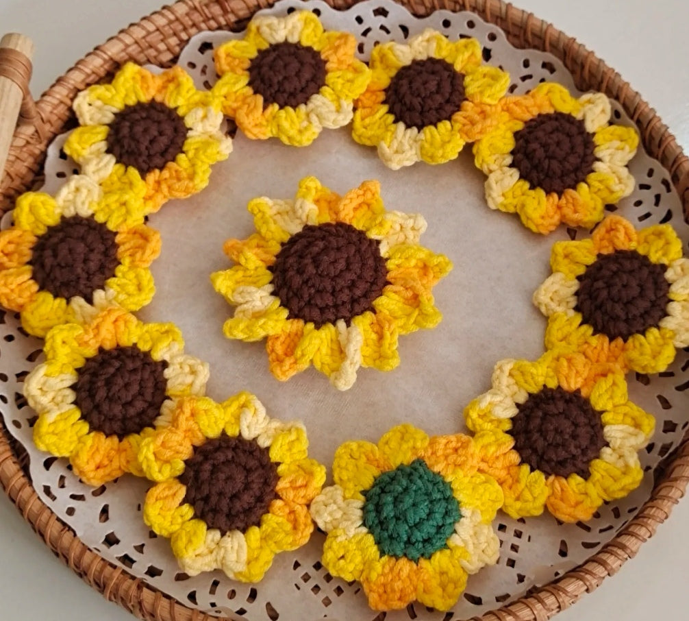 Crochet Mini Sunflower Hair Tie, Crochet Sunflower Hair Tie Pattern, floral hair band Pattern, messy bun hair tie Pattern, Crochet hair accessory, Crochet pattern and video tutorial